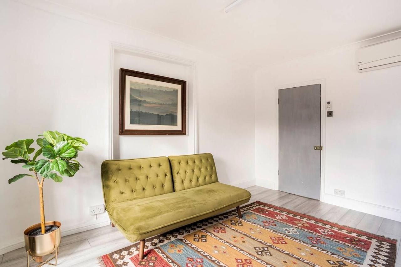 Victorian Style Apartment W/ Four-Poster Bed In Camden Town 런던 외부 사진